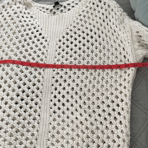 Ann Taylor 1/2 Sleeve Cream Sweater - Size Small - Picture 4 of 6